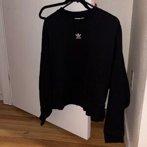 Cropped adidas black crewneck